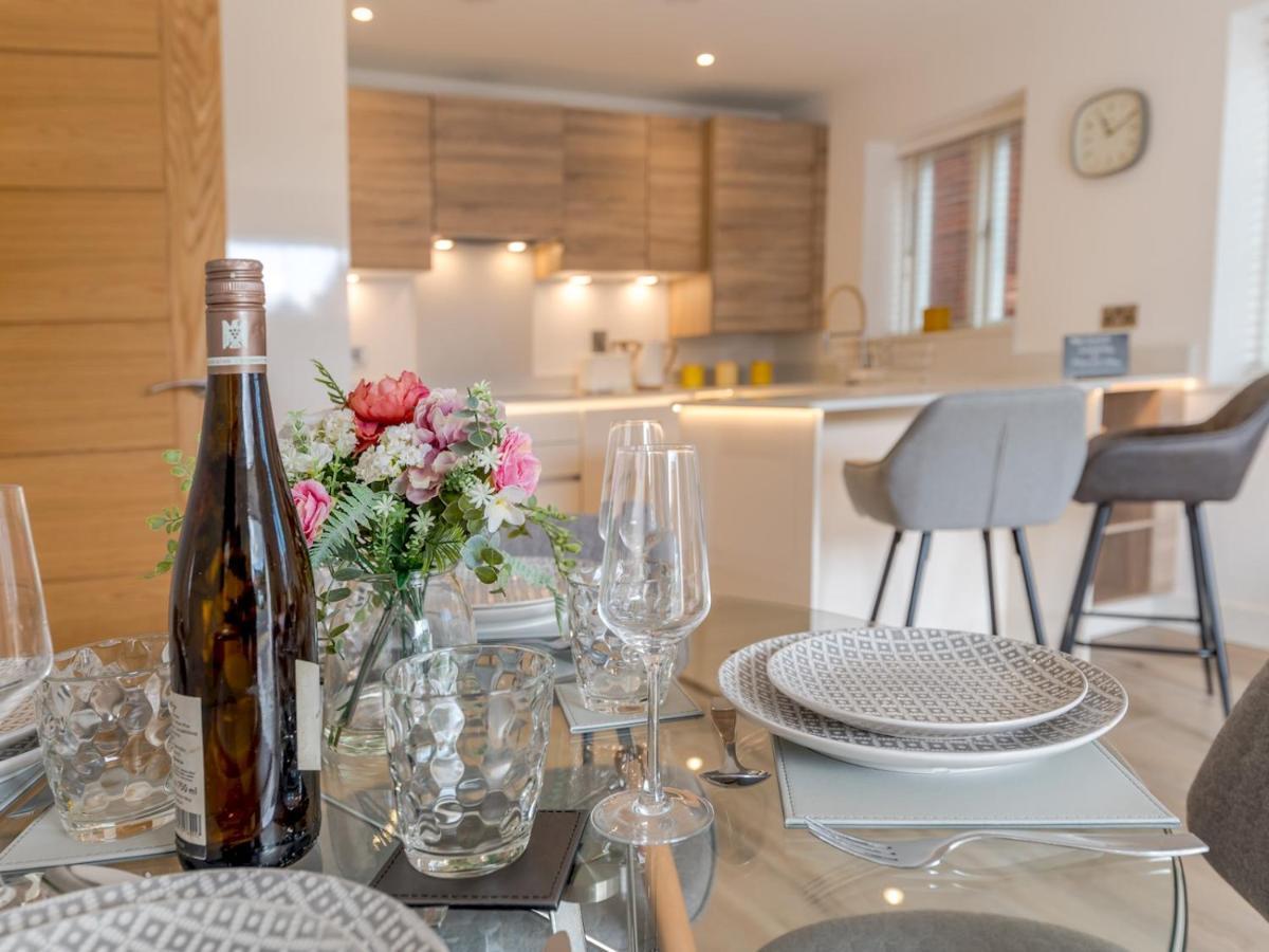 Pass The Keys Contemporary Apartment With Secure Parking Shrewsbury Ngoại thất bức ảnh