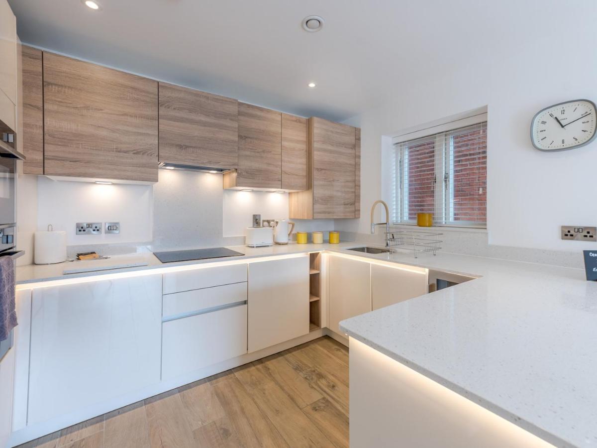 Pass The Keys Contemporary Apartment With Secure Parking Shrewsbury Ngoại thất bức ảnh